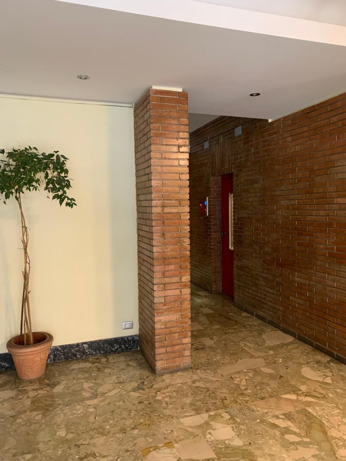 Vivi In Un Attico Tipico Romano Con Vista Su Roma Esterno foto